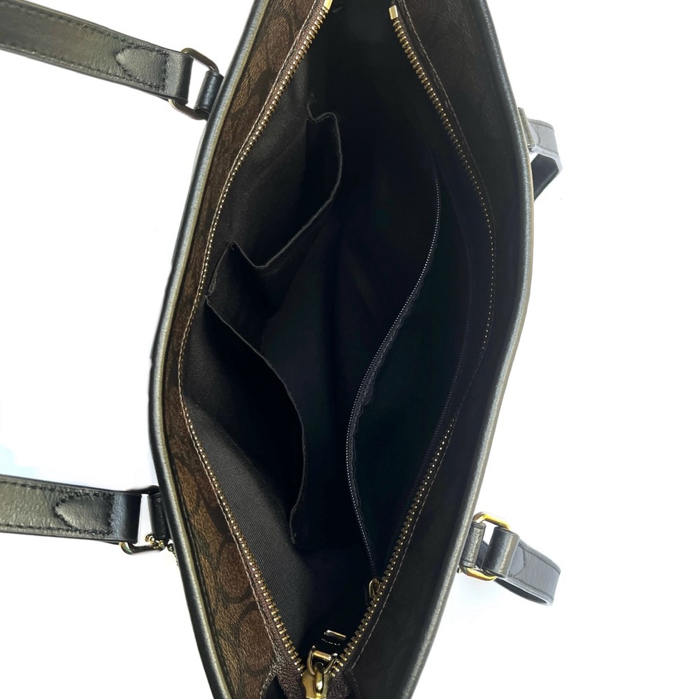Coach Signature | Zip Top | Tote Bag - Picture 11 of 17